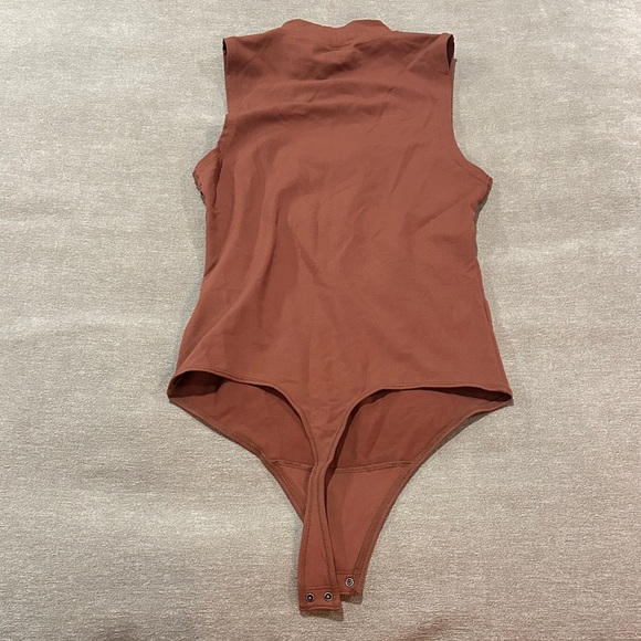 Abercrombie & Fitch Rust Sleeveless Bodysuit - Picture 7 of 7